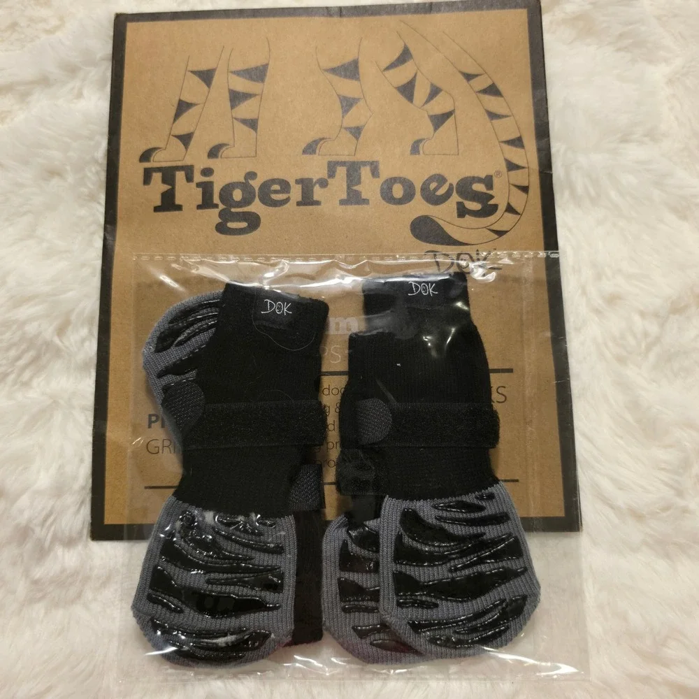 TigerToes Premium Grip Dog Socks Small Black Grey New 4 Pack Adjustable Straps
